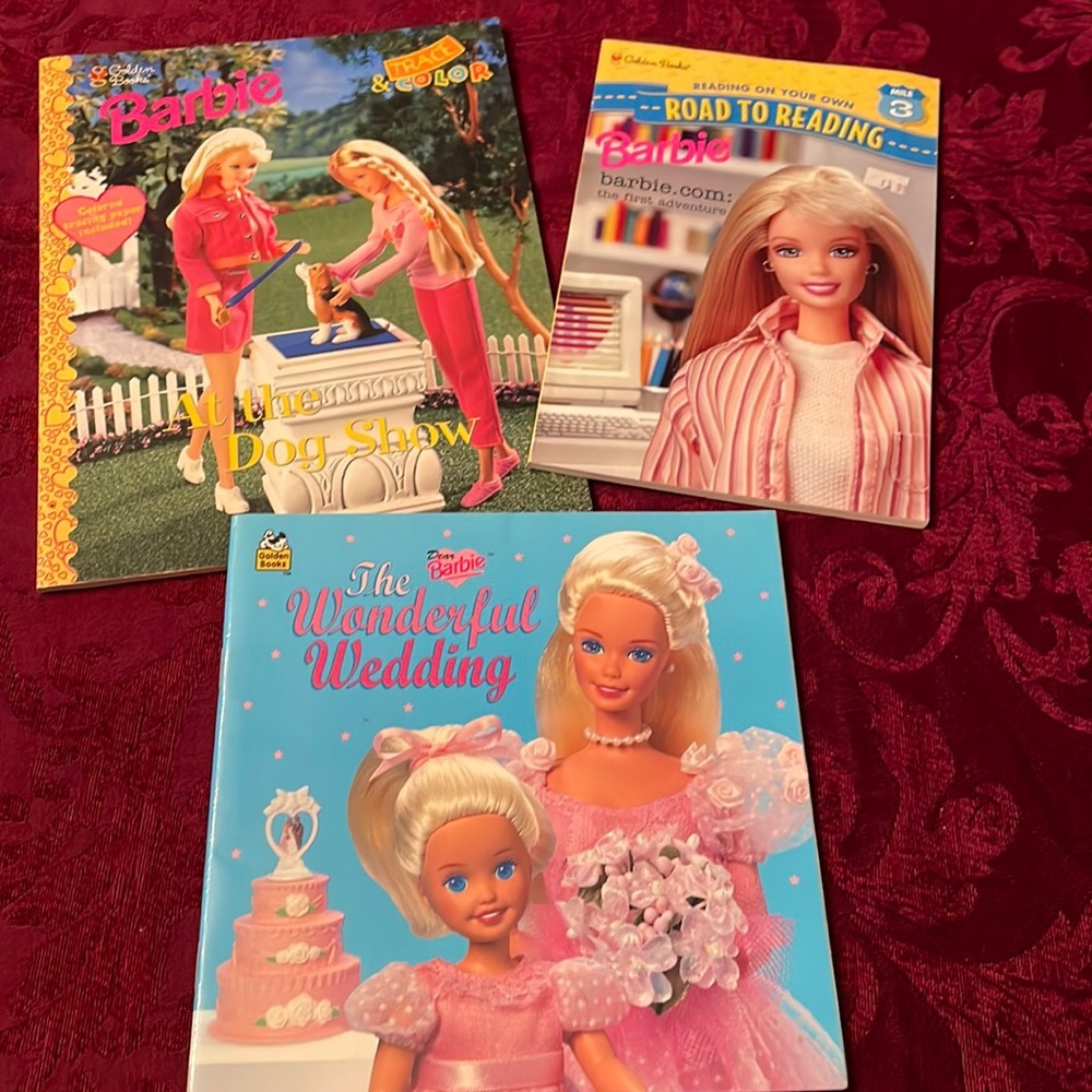 Set of 3 barbie books. Reading, coloring book with tracing paper.